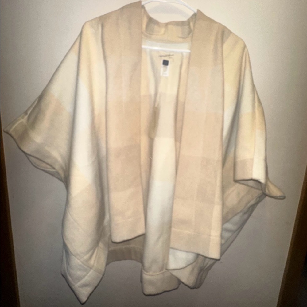 Universal Thread Goods Co. Cream and Tan Plaid Poncho One Size Fit Most New